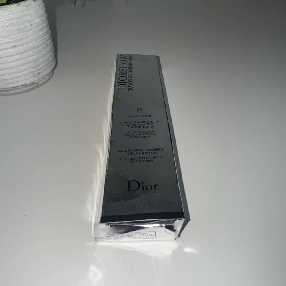 DIOR Diorshow Crayon- Waterproof Black Eyebrow Pencil - Picture 4 of 5